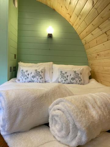 Seaview Lodges At Torlinnhe Fort William Buitenkant foto